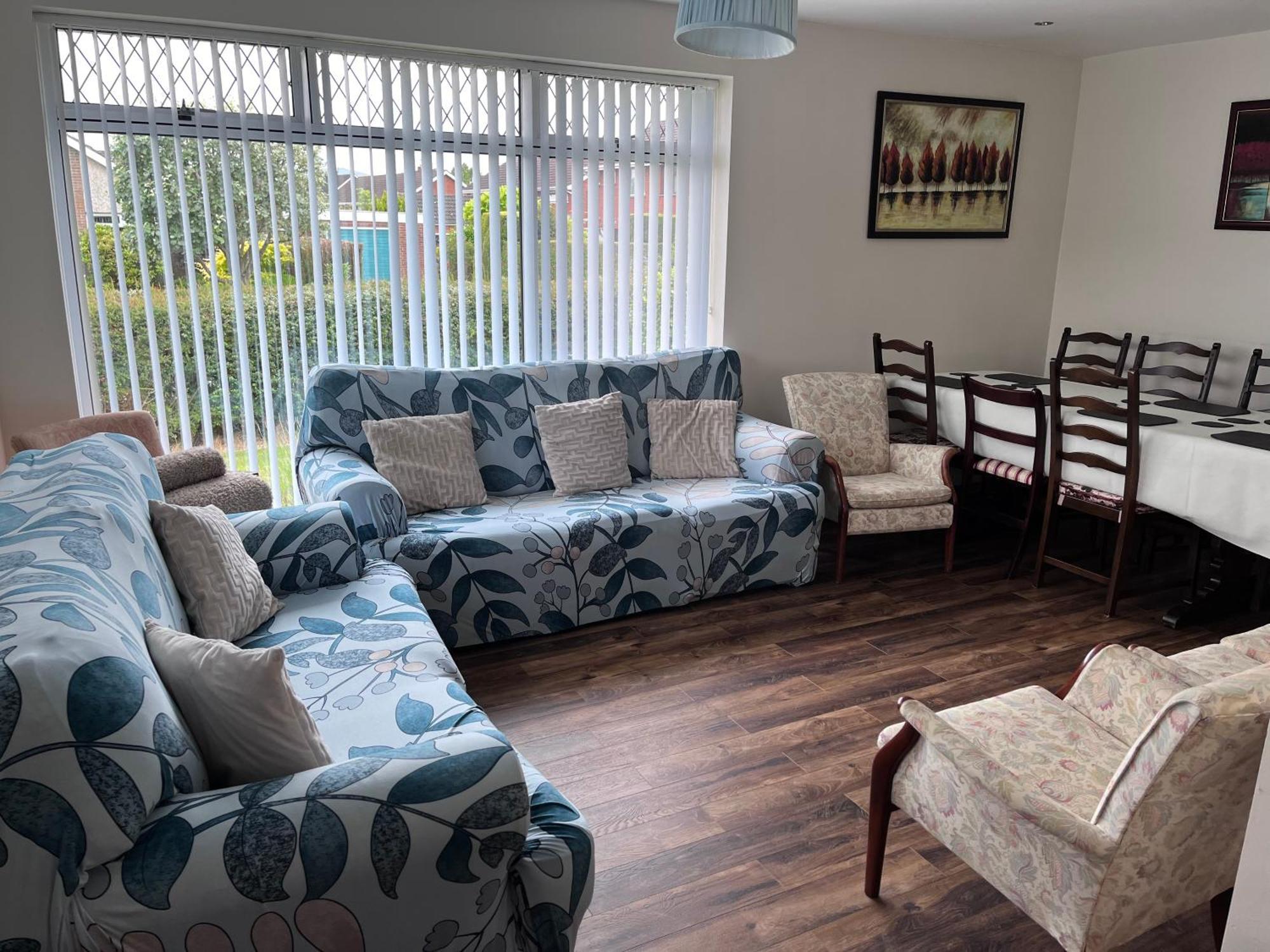 Spacious 5 Double Bed Bedroom Bungalow Near Belfast Lisburn Exterior photo